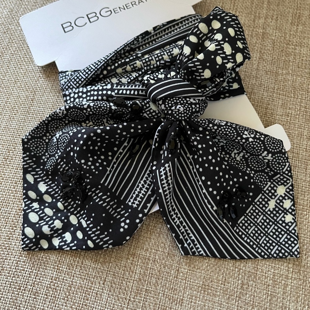 BCBGeneration Black and White Women's Scarf - Picture 5 of 5